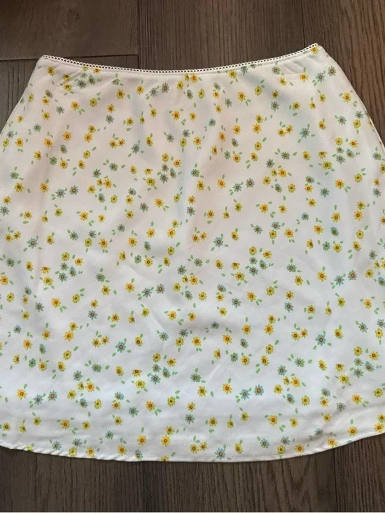 wild fable Light Blue Mini Skirt with Yellow Floral Print and Green Leaves - Picture 3 of 3